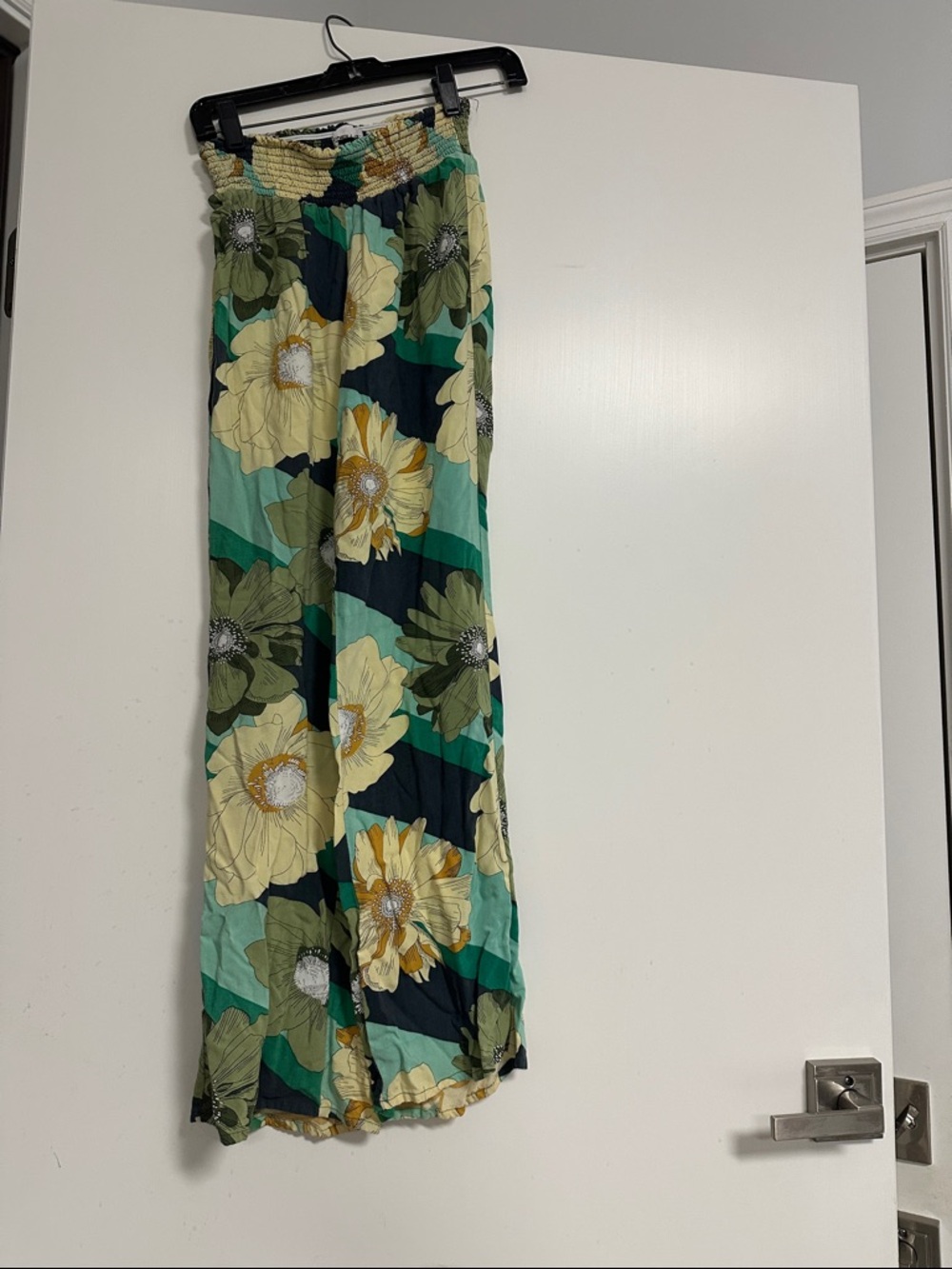 Women's Oneill Pants Wide Leg Floral Print Pants in Green and Yellow Size XS